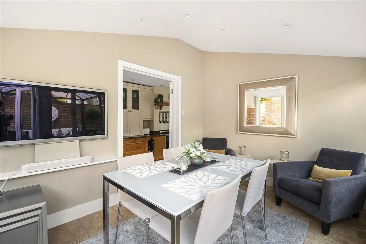 High Street, Wargrave, RG10, photo 5