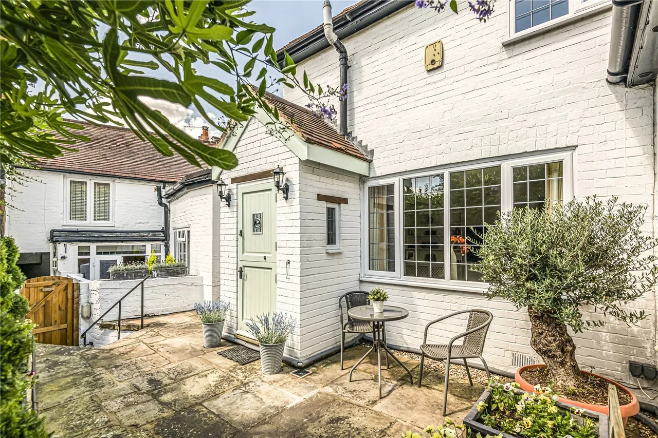 2 bed property for sale, High Street, Wargrave, RG10