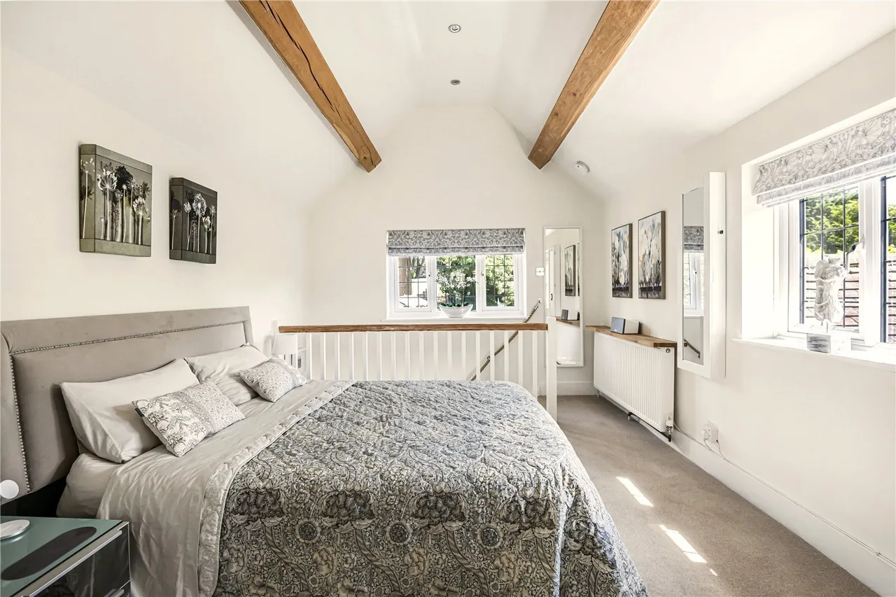 High Street, Wargrave, RG10, photo 13