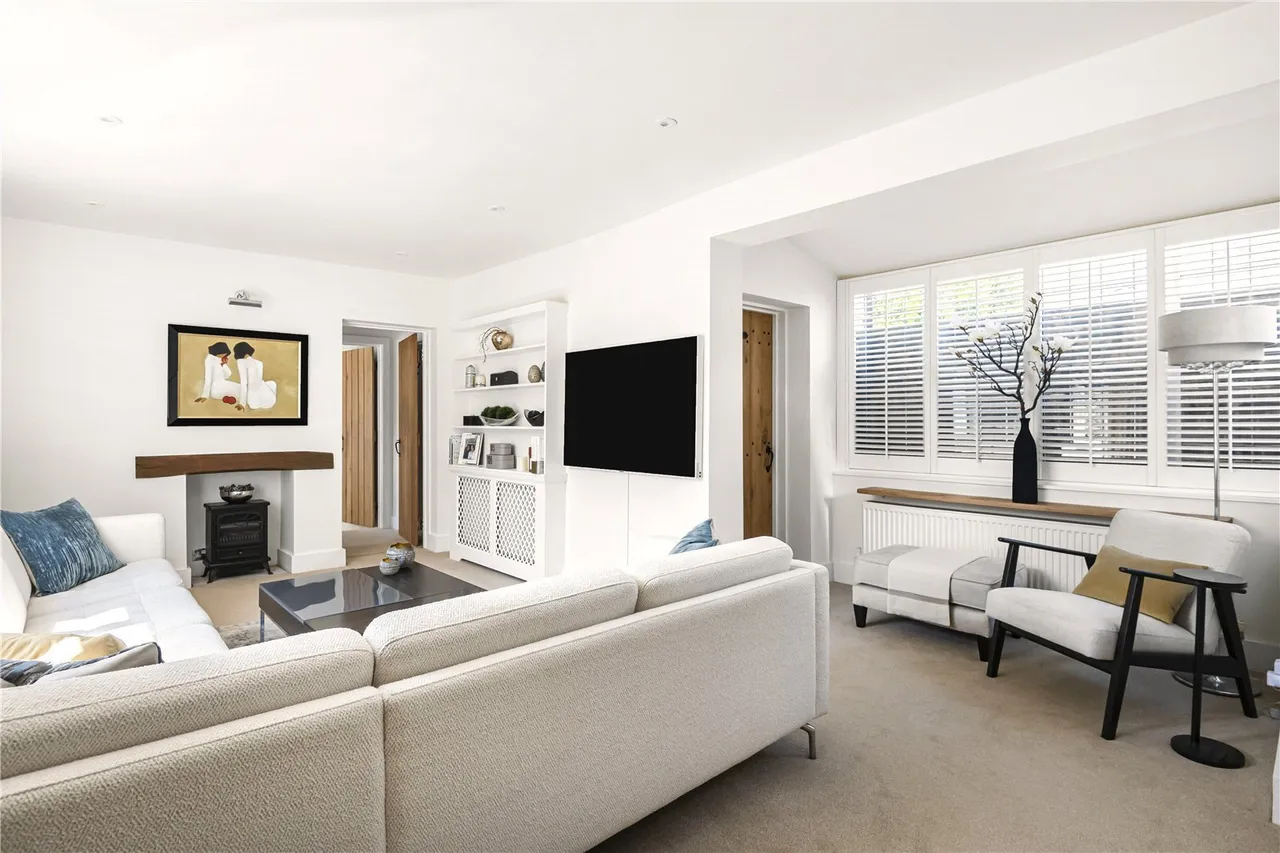 High Street, Wargrave, RG10, photo 10