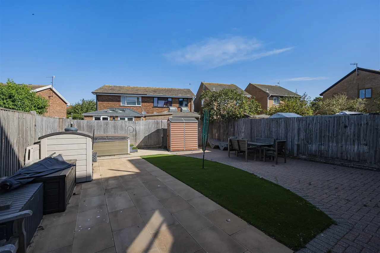 Bodiam Close, Seaford, photo 23