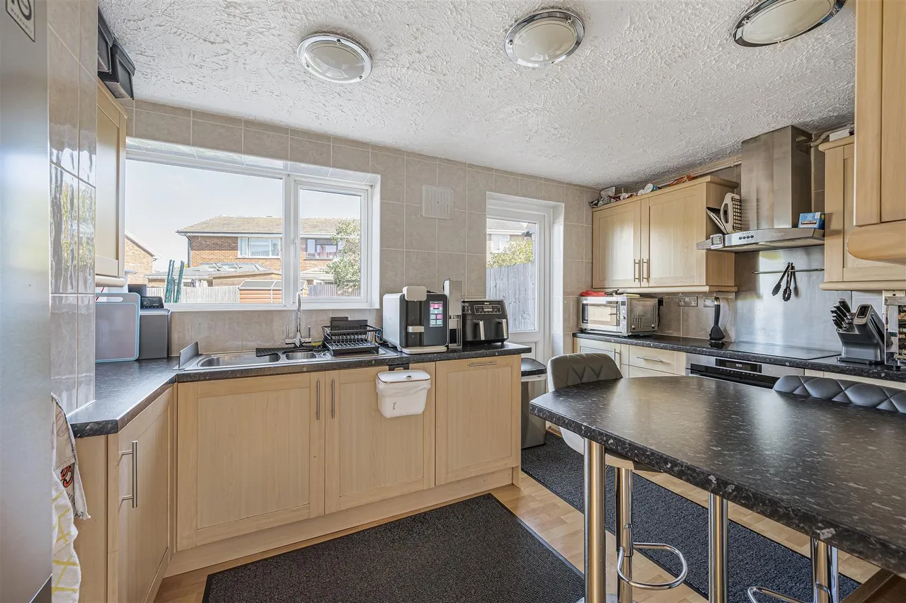 Bodiam Close, Seaford, photo 5