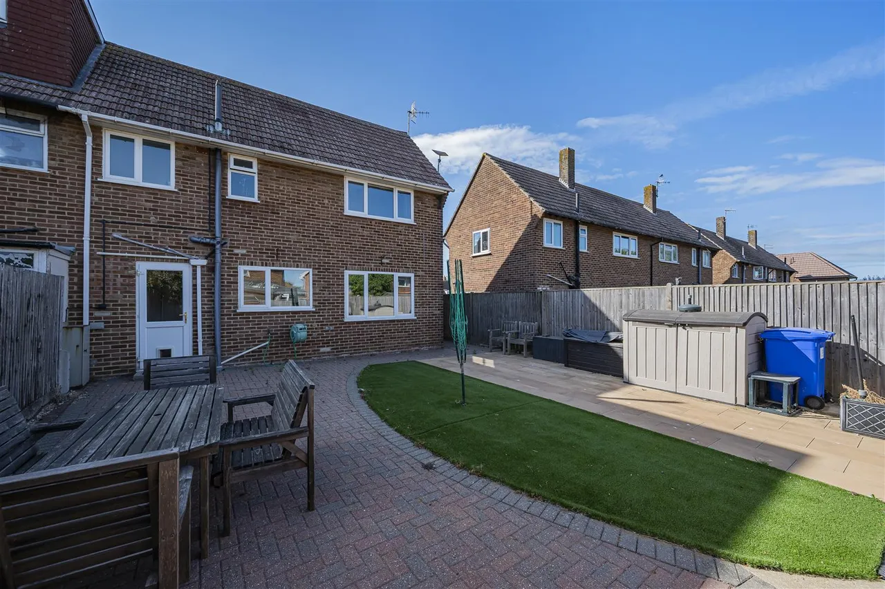 Bodiam Close, Seaford, photo 22