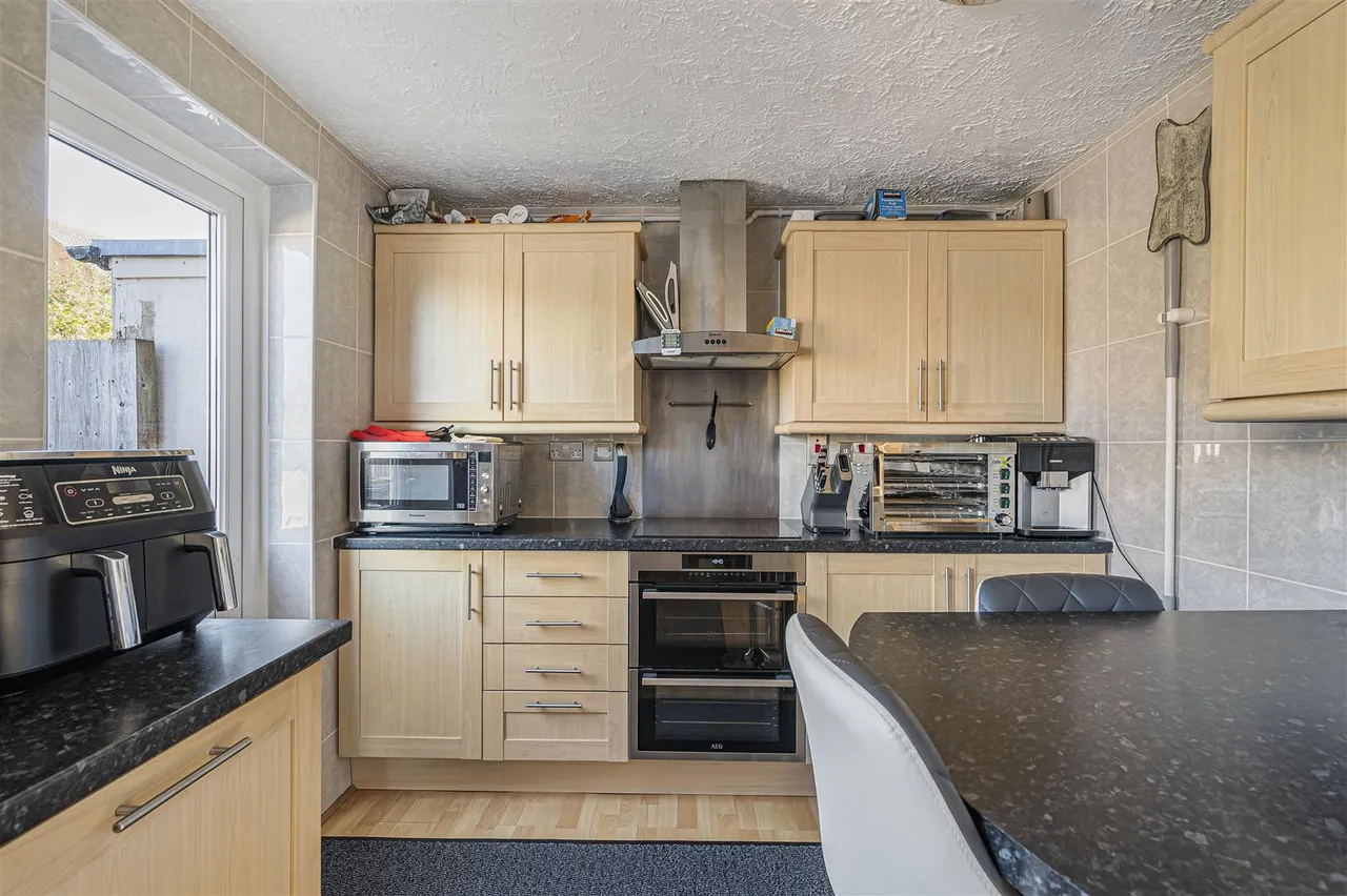 Bodiam Close, Seaford, photo 6