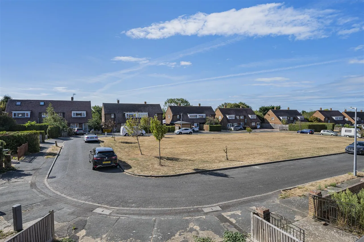 Bodiam Close, Seaford, photo 20