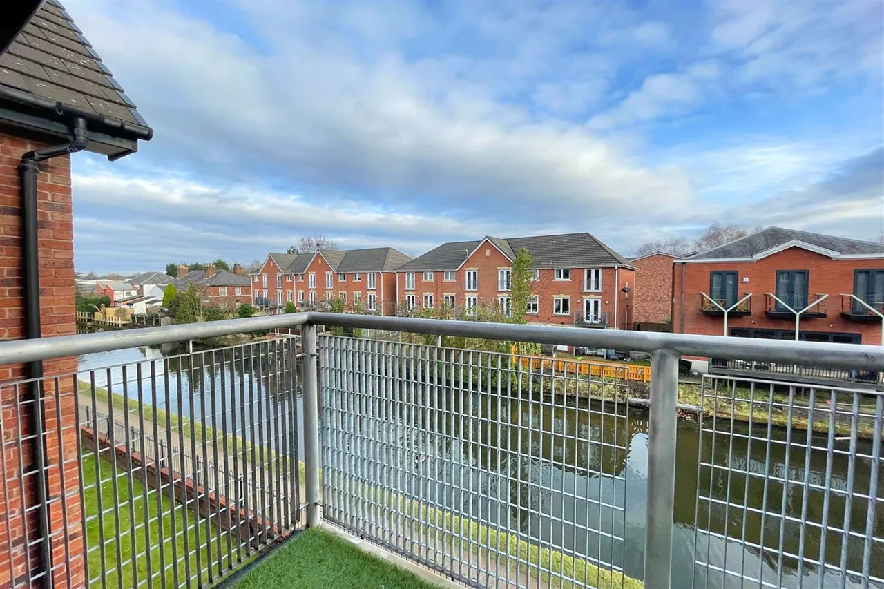 Waterside, Sale, photo 19