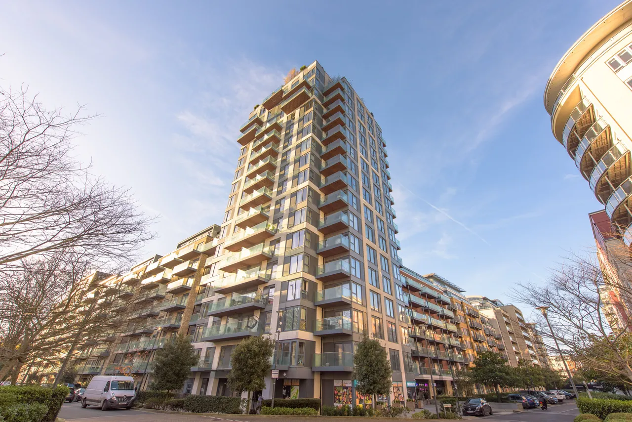 London, NW9, photo 24
