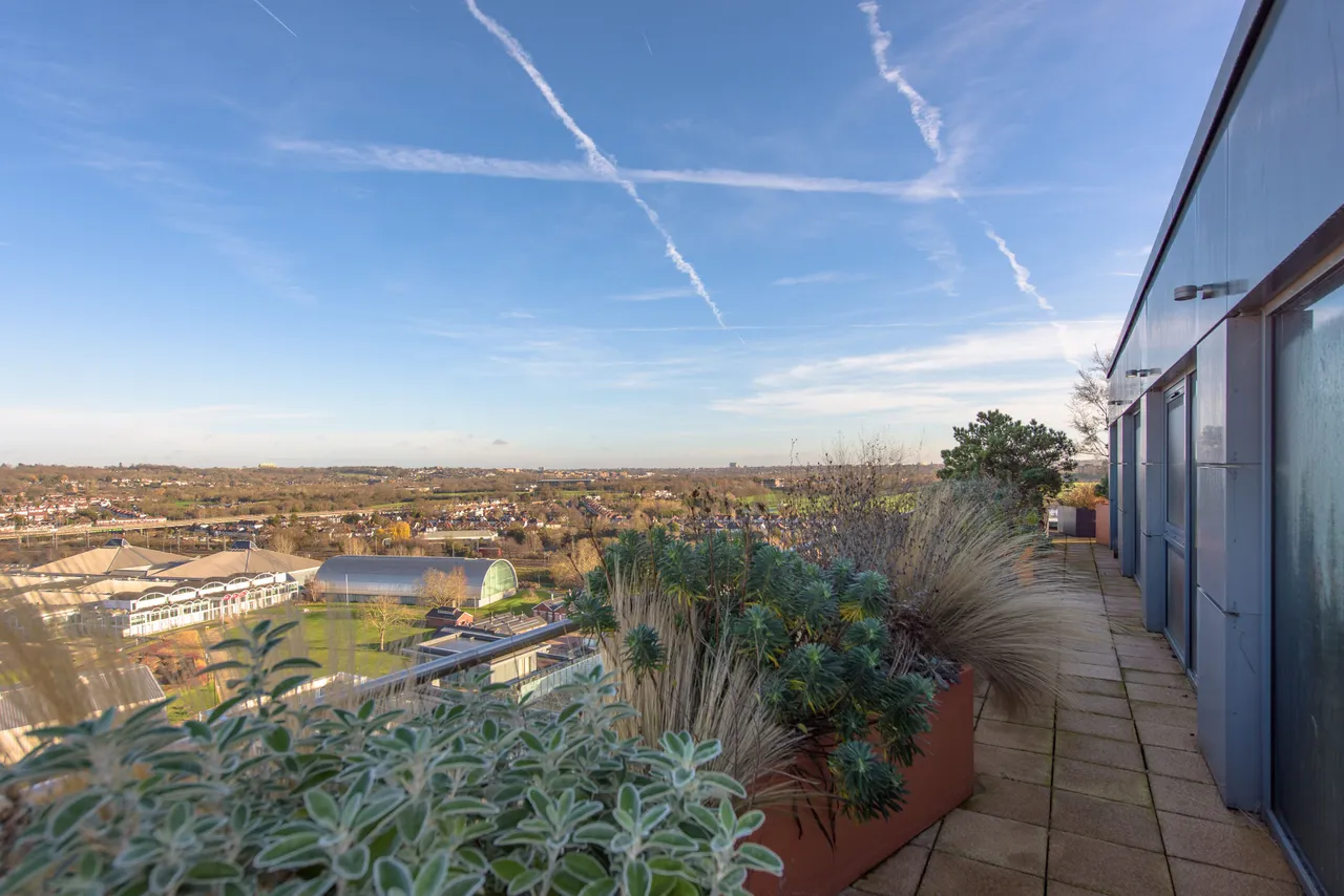 London, NW9, photo 21