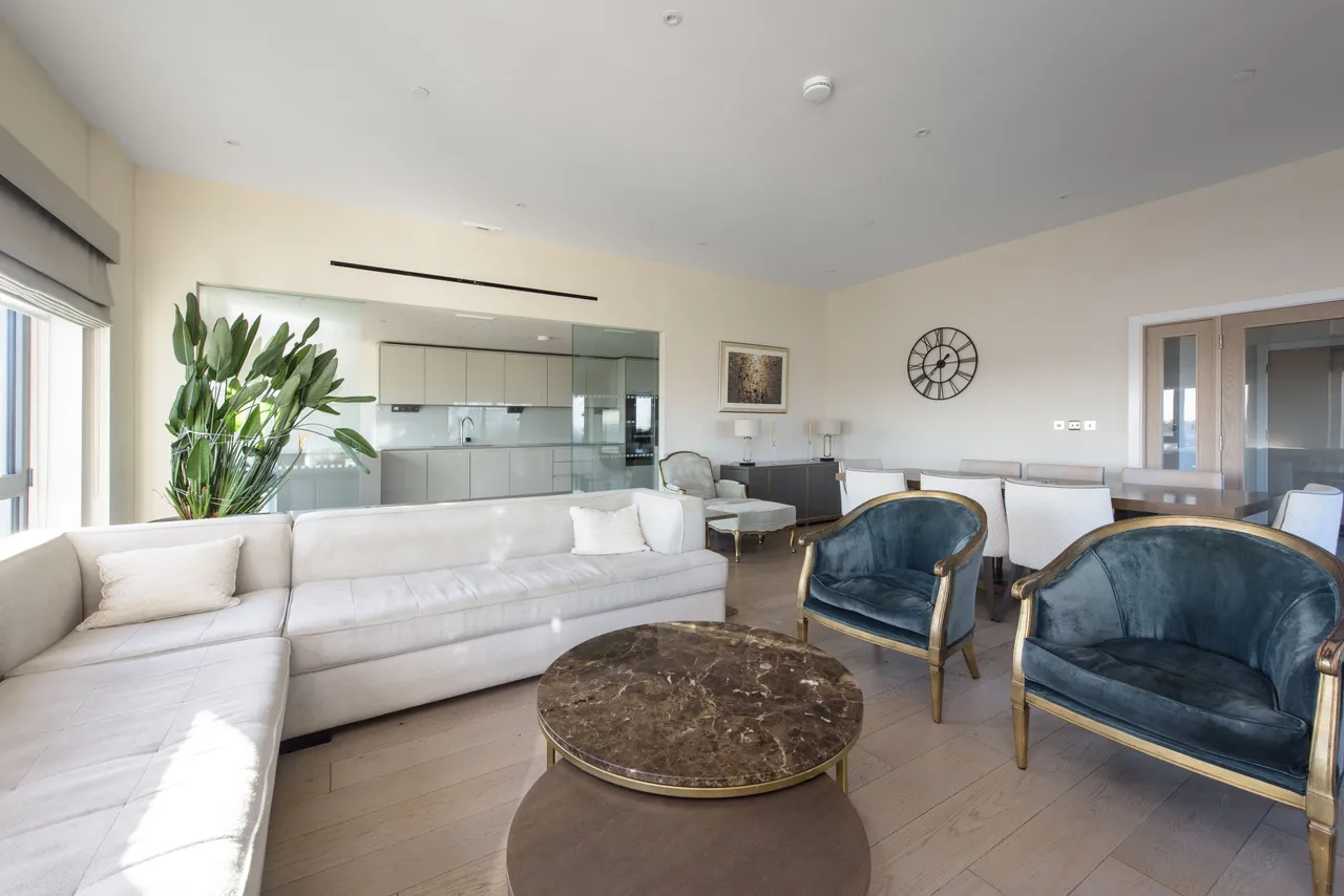 5 bed flat to rent, London, NW9