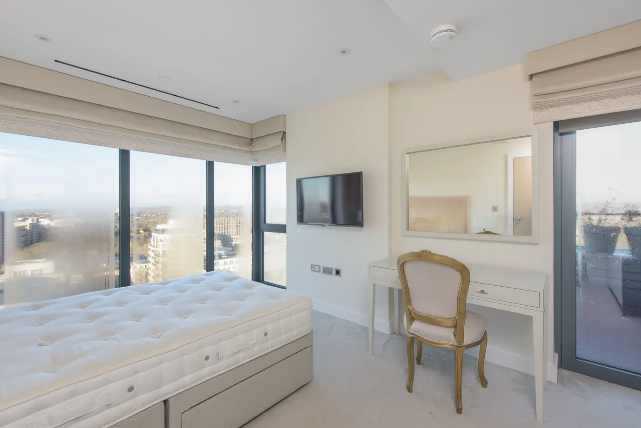 London, NW9, photo 9