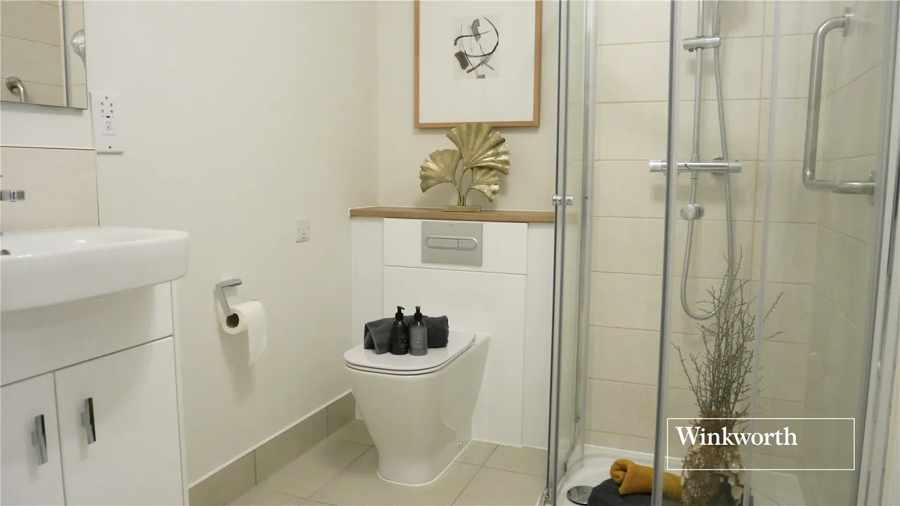 Westpole Avenue, Oakwood, EN4, photo 11