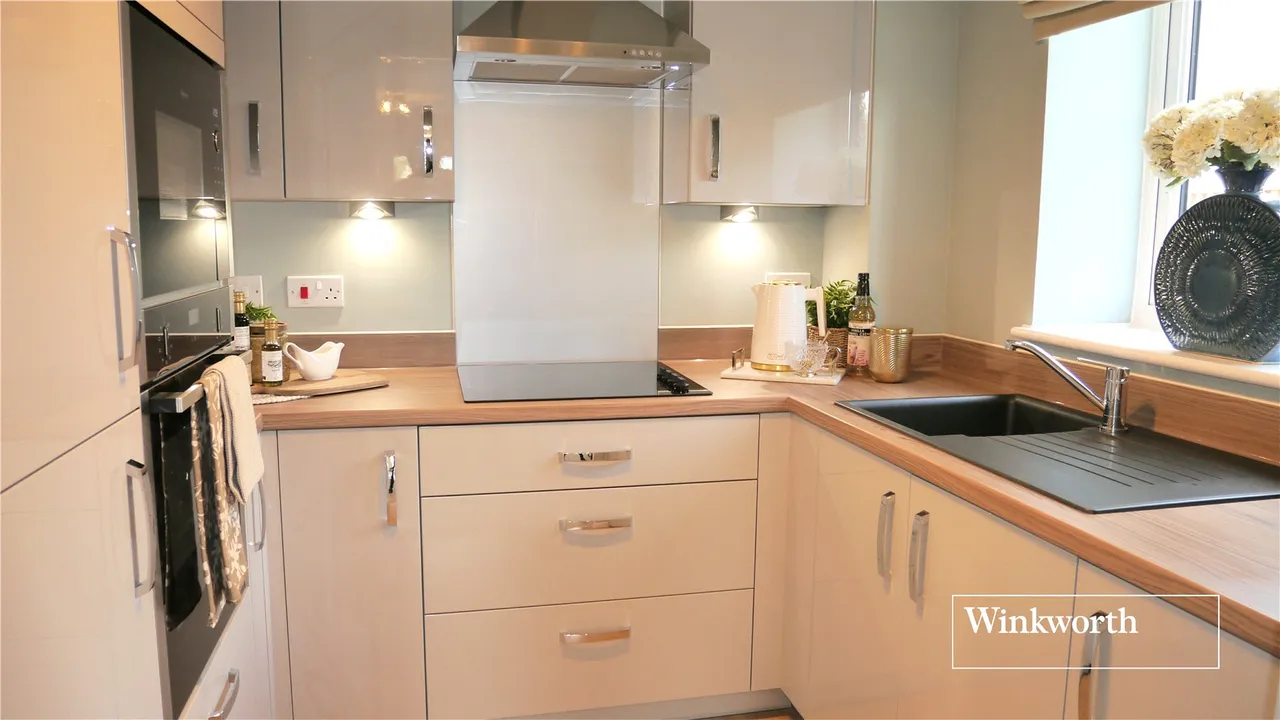 Westpole Avenue, Oakwood, EN4, photo 6