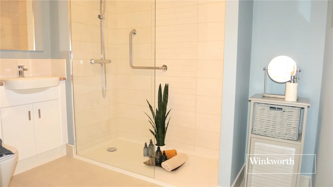 Westpole Avenue, Oakwood, EN4, photo 9