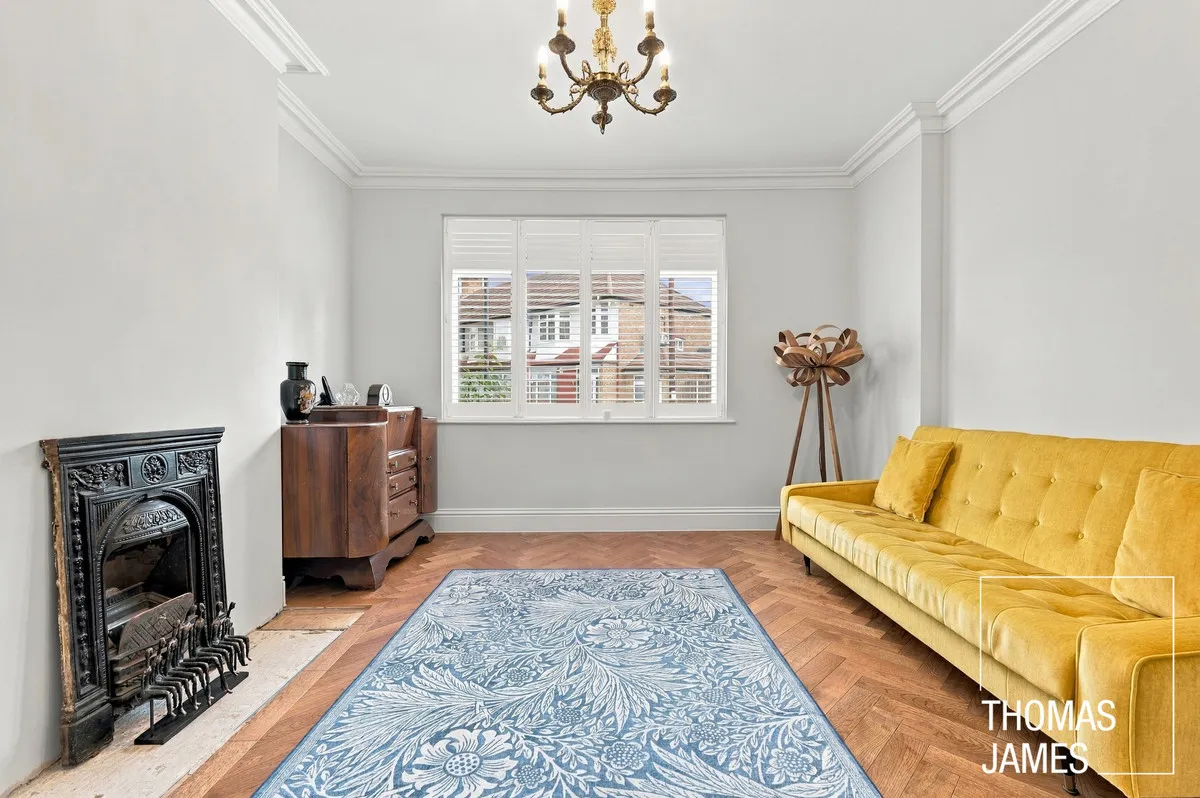 London, N13, photo 8