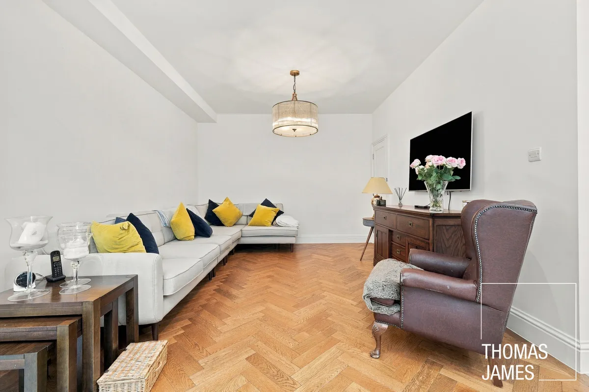 London, N13, photo 6