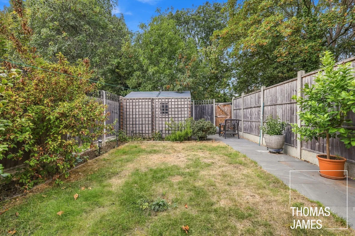 London, N13, photo 19