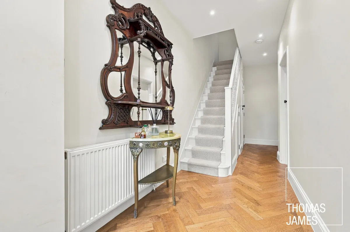 London, N13, photo 11