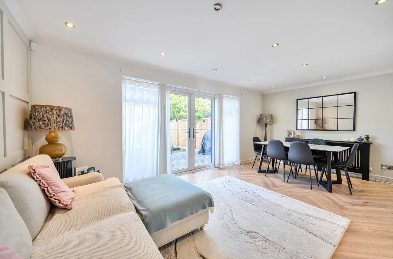 Prince Charles Crescent, Farnborough, Hampshire, GU14 8DQ, photo 8