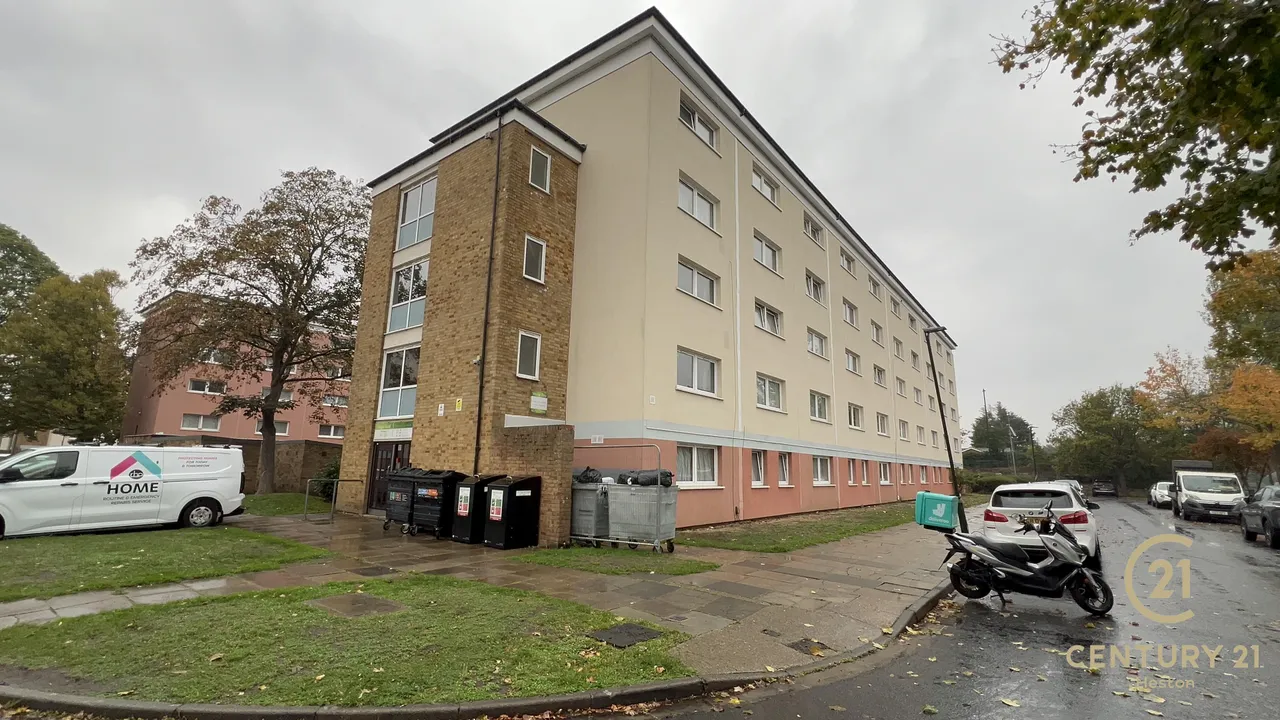 2 bed property to rent, Edgar Road, Hounslow, TW4
