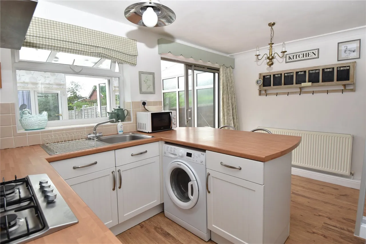 Bascote Close Webheath, Redditch, B97 5XF, photo 5