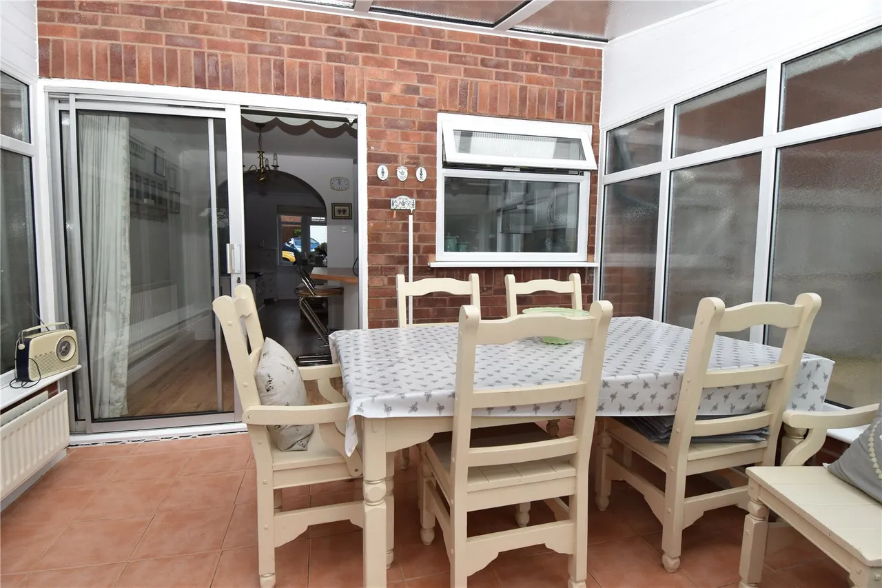 Bascote Close Webheath, Redditch, B97 5XF, photo 6