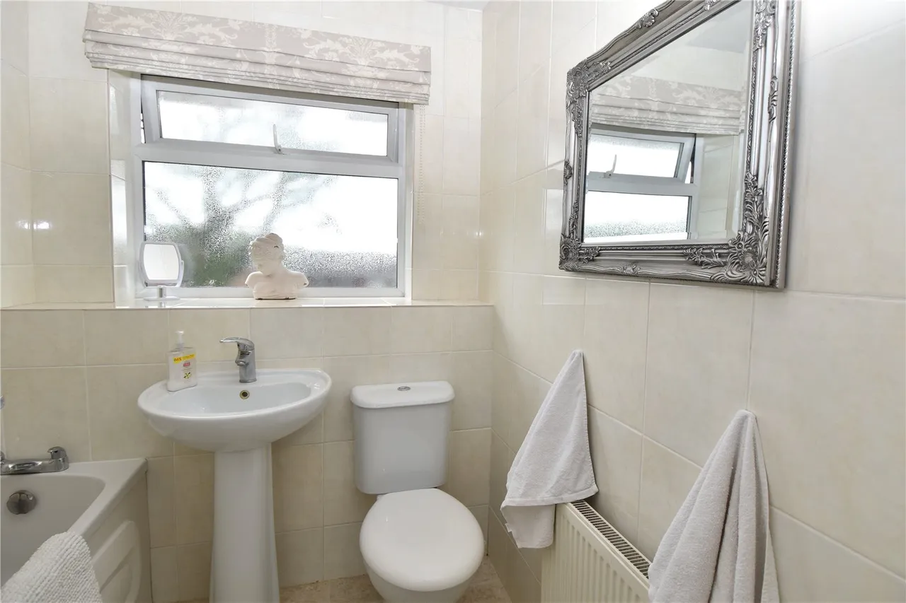 Bascote Close Webheath, Redditch, B97 5XF, photo 10
