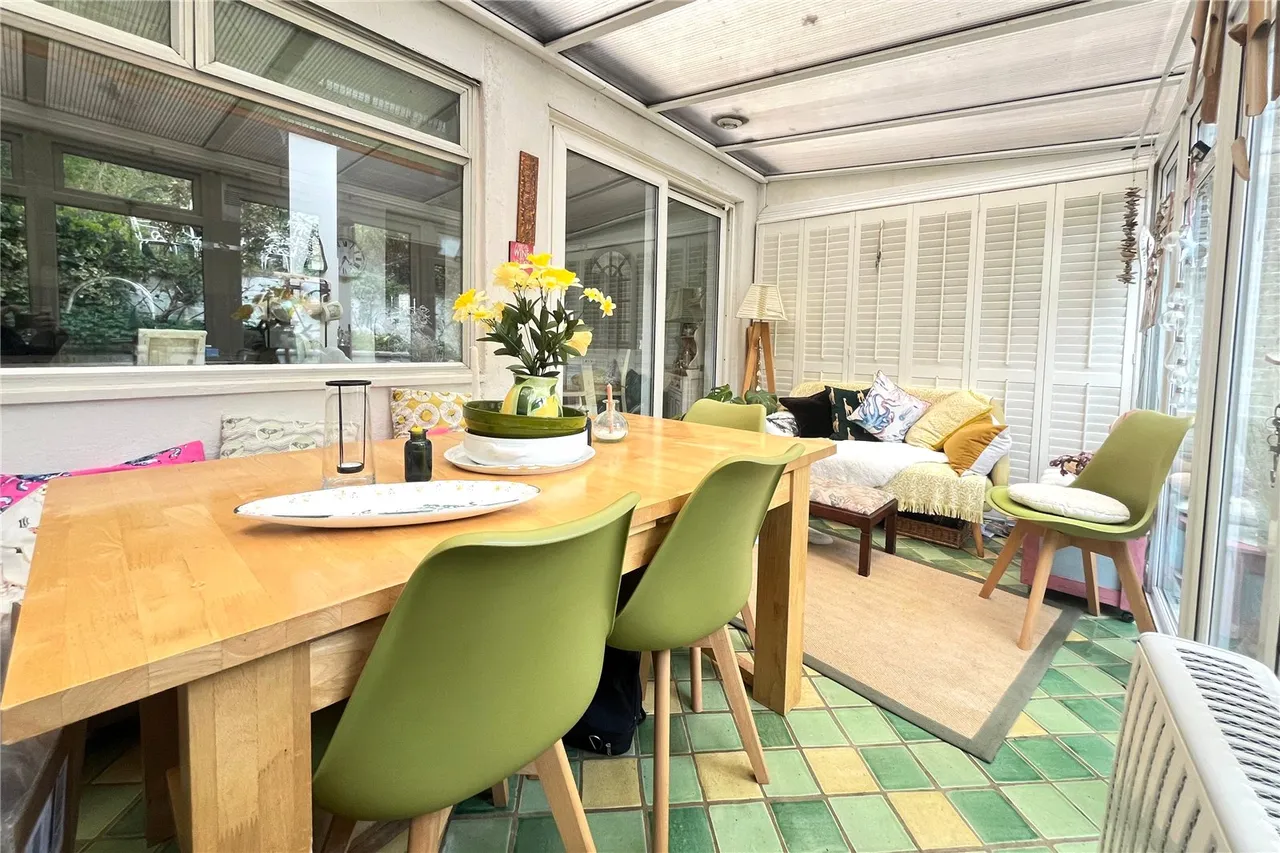 Weydon Hill Road, Farnham, Surrey, GU9 8NX, photo 9