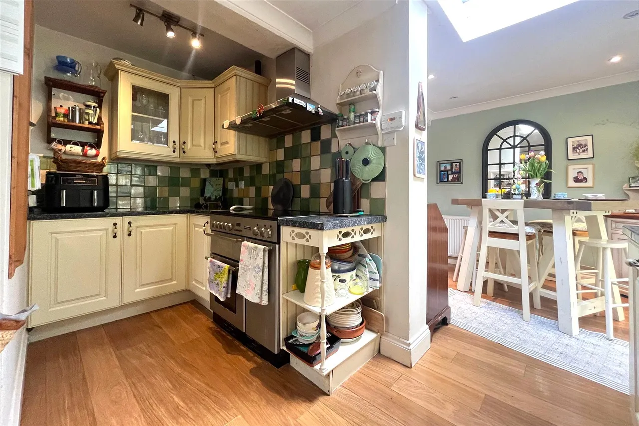 Weydon Hill Road, Farnham, Surrey, GU9 8NX, photo 12