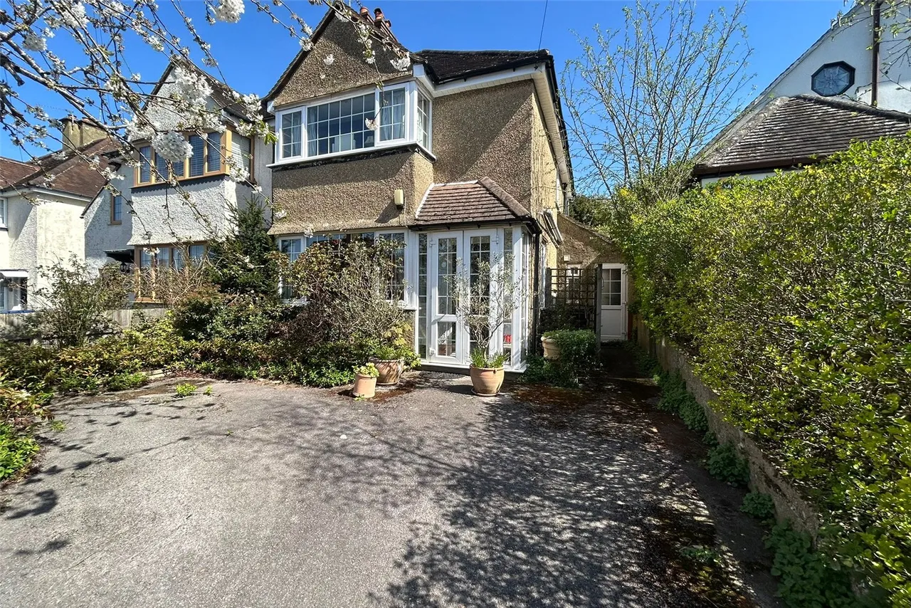 3 bed house for sale — Weydon Hill Road, Farnham, Surrey, GU9 8NX