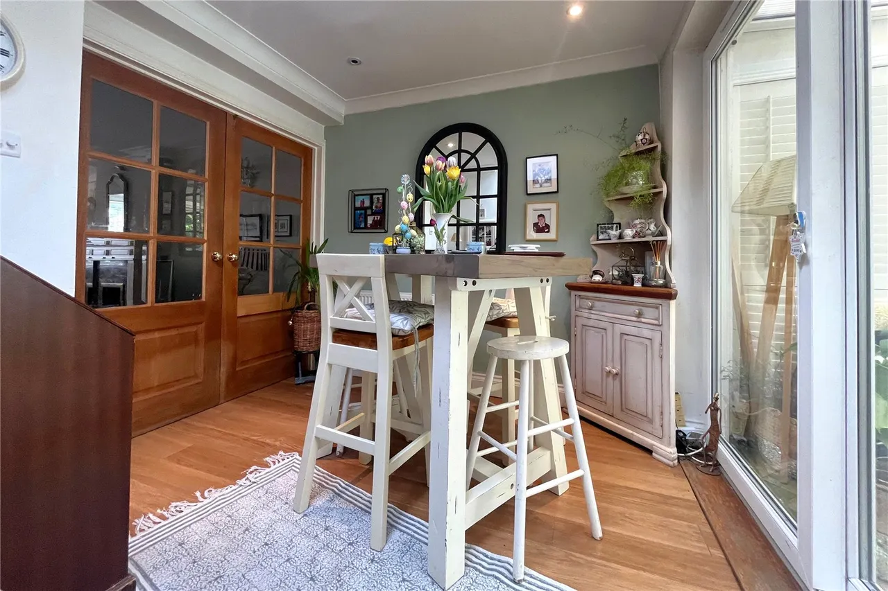 Weydon Hill Road, Farnham, Surrey, GU9 8NX, photo 5