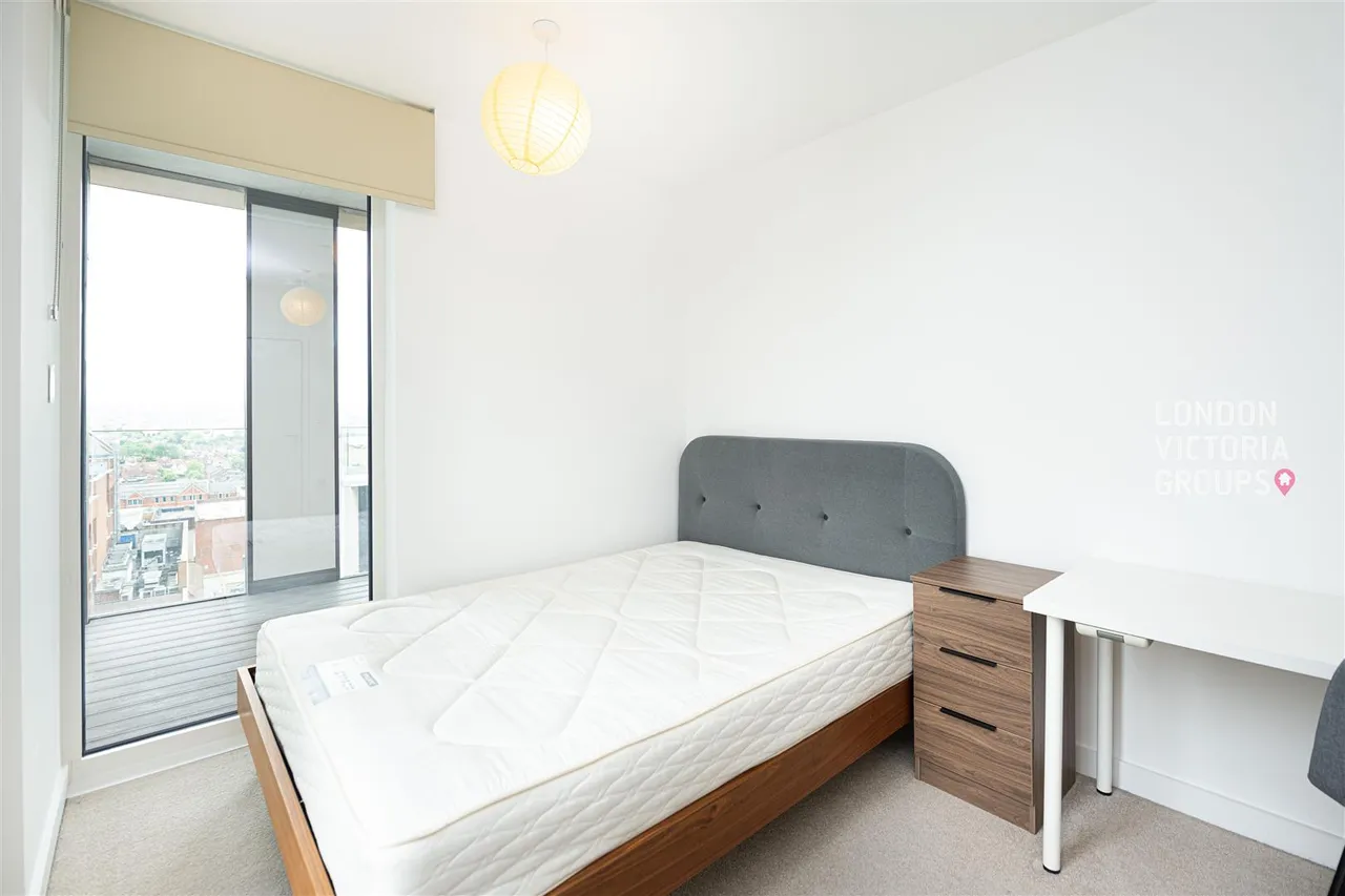 Perceval Square, Harrow, photo 7