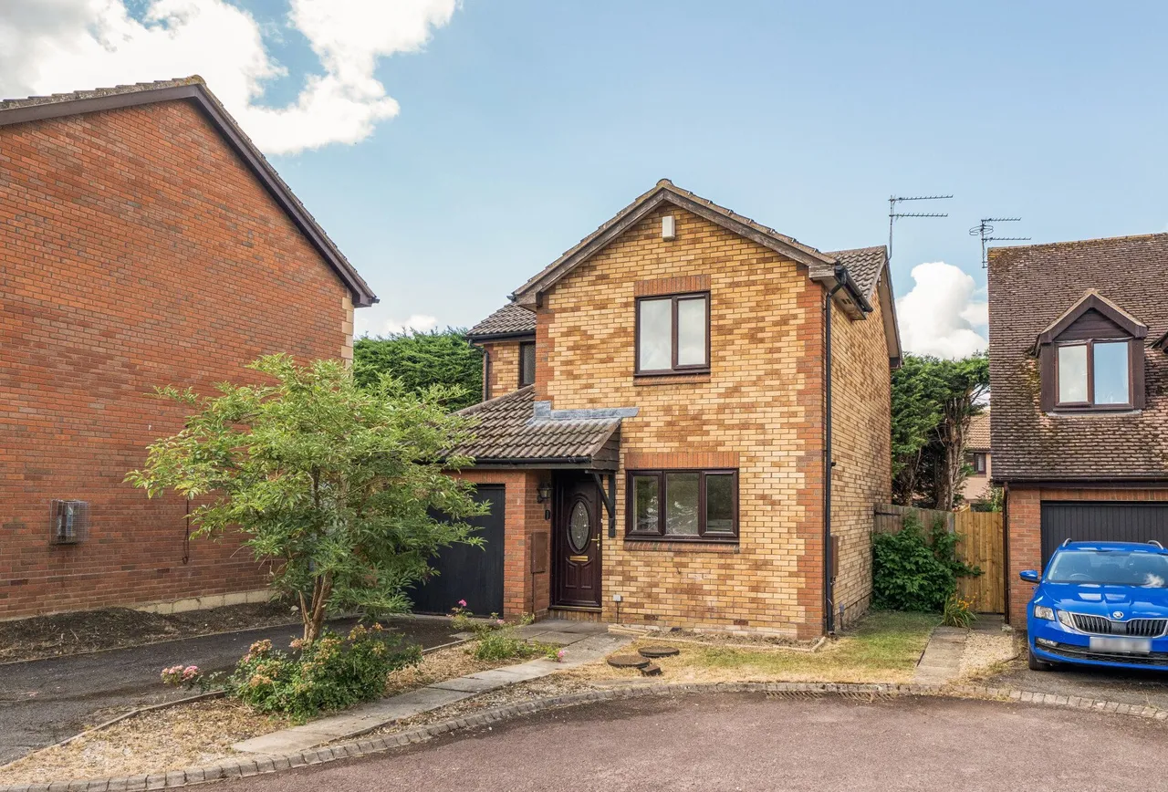 3 bed house for sale — The Nurseries, Gloucestershire, Bishops Cleeve, GL52 8XB