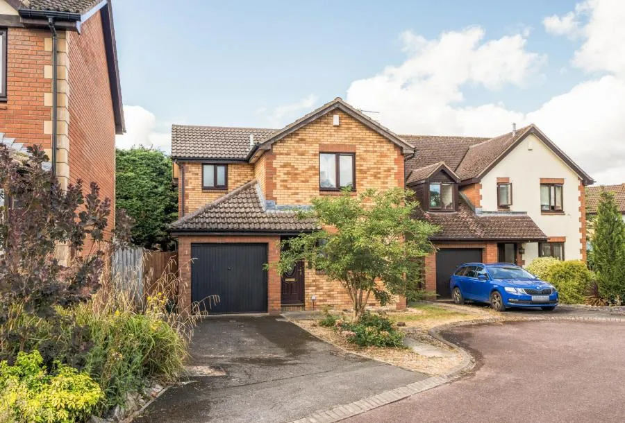 3 bed house for sale, The Nurseries, Bishops Cleeve, GL52