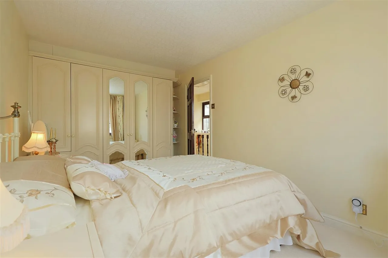 Merton Avenue, Farsley, LS28, photo 8