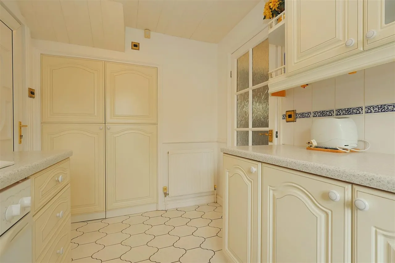 Merton Avenue, Farsley, LS28, photo 15