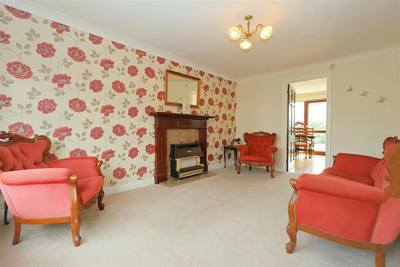 Merton Avenue, Farsley, LS28, photo 16