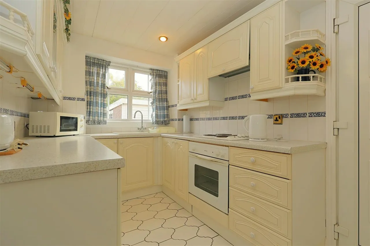 Merton Avenue, Farsley, LS28, photo 2
