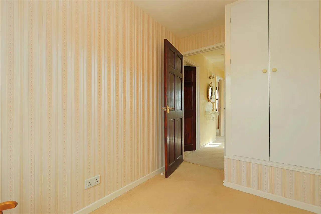 Merton Avenue, Farsley, LS28, photo 13