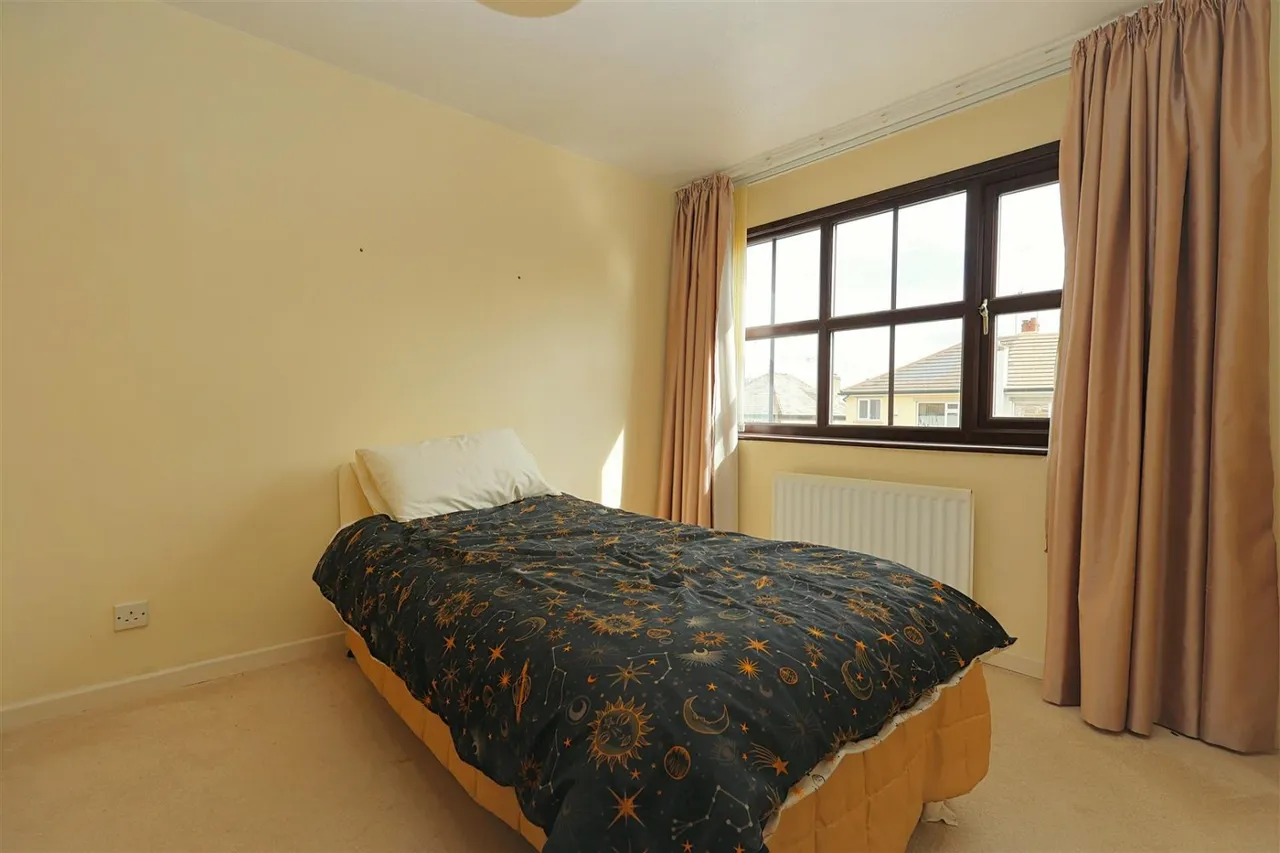 Merton Avenue, Farsley, LS28, photo 9