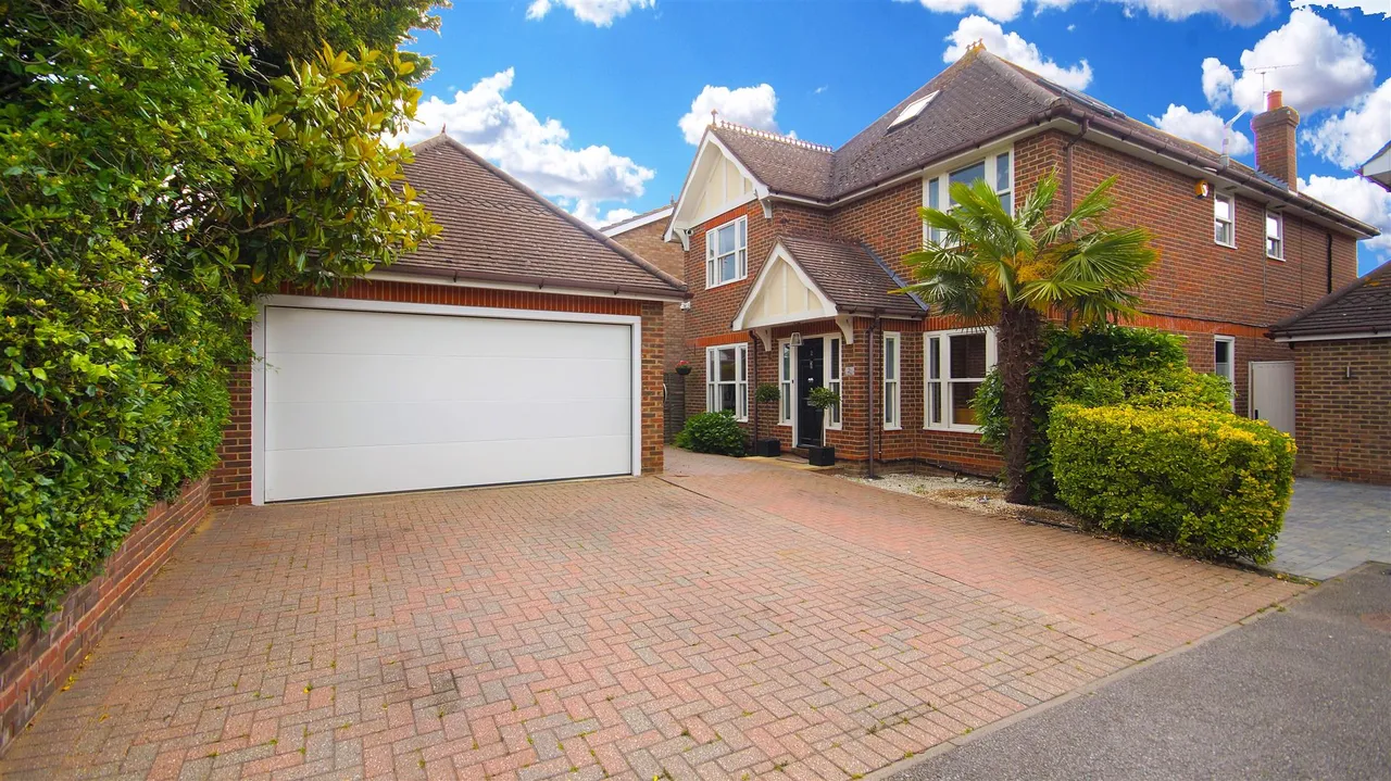 Alderton Mews, Alderton Hill, Loughton, photo 4