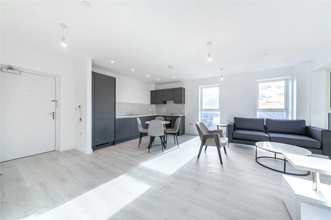 East Acton Lane, Acton, photo 5