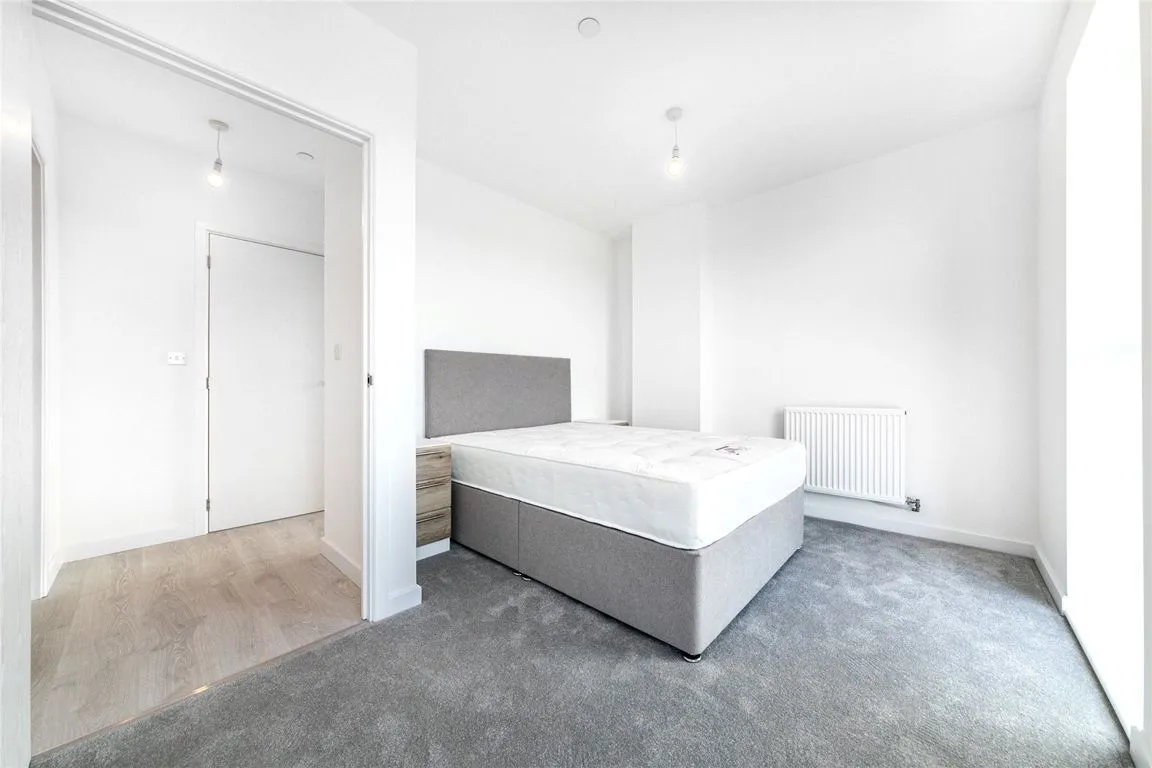 East Acton Lane, Acton, photo 7
