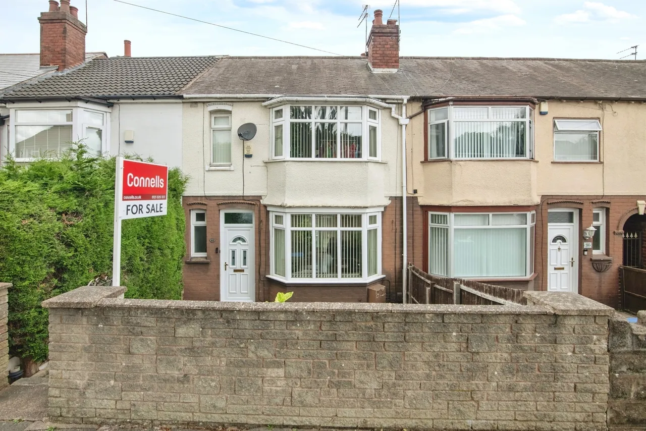 3 bed house for sale — Bilhay Lane, West Bromwich