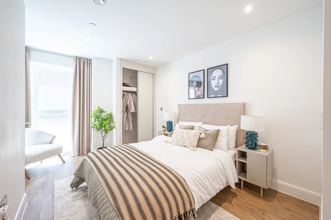 London, NW9, photo 19
