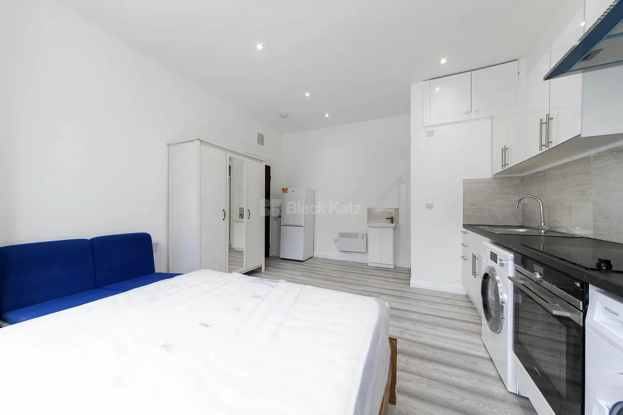 Callcott Road, London, NW6, photo 5