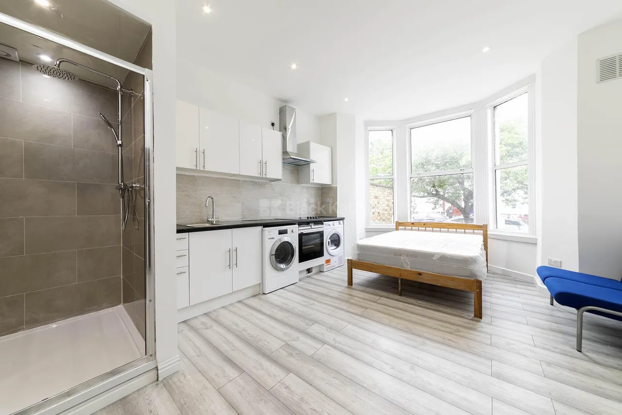 Callcott Road, London, NW6, photo 4
