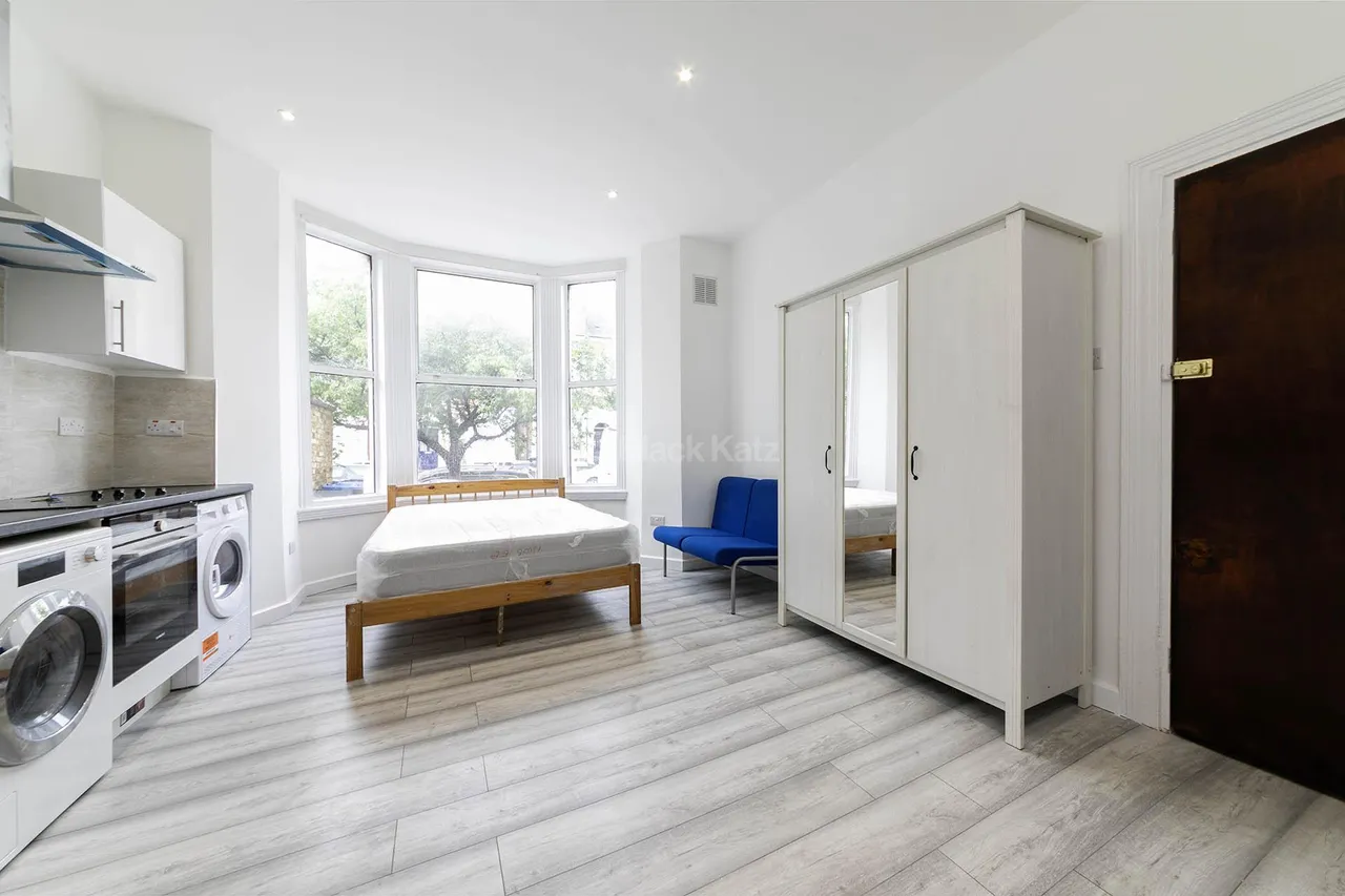 Callcott Road, London, NW6, photo 6