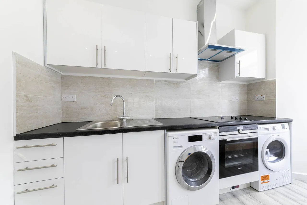 Callcott Road, London, NW6, photo 2
