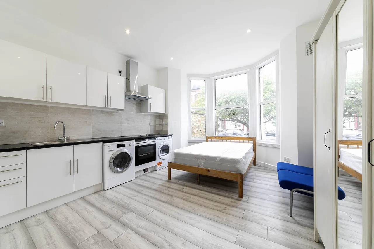 Callcott Road, London, NW6, photo 3