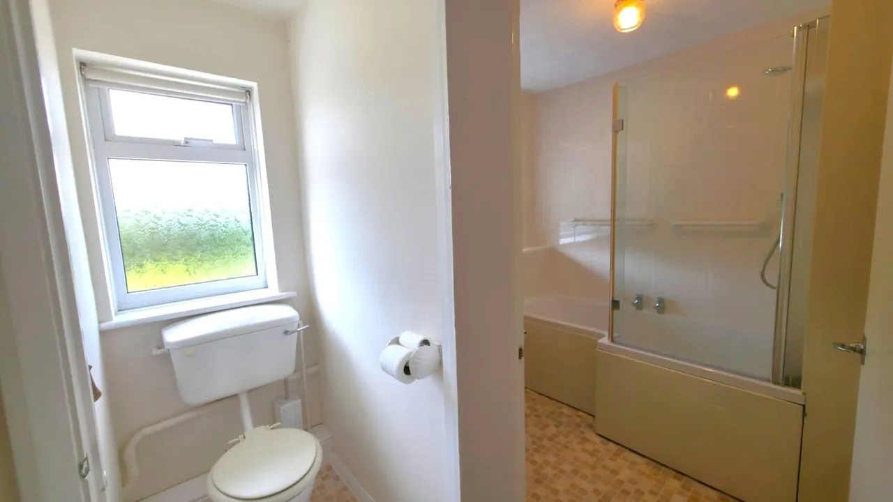 Fairway, Copthorne, RH10, photo 12